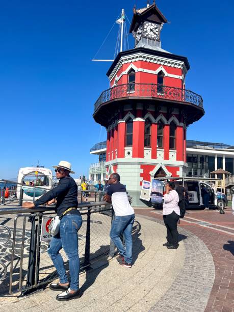 tourists at victoria and alfred waterfront, cape town, south africa - victoria and alfred imagens e fotografias de stock