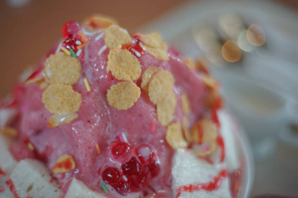 istock Strawberry Bingsu set is Korean dessert 2071100559
