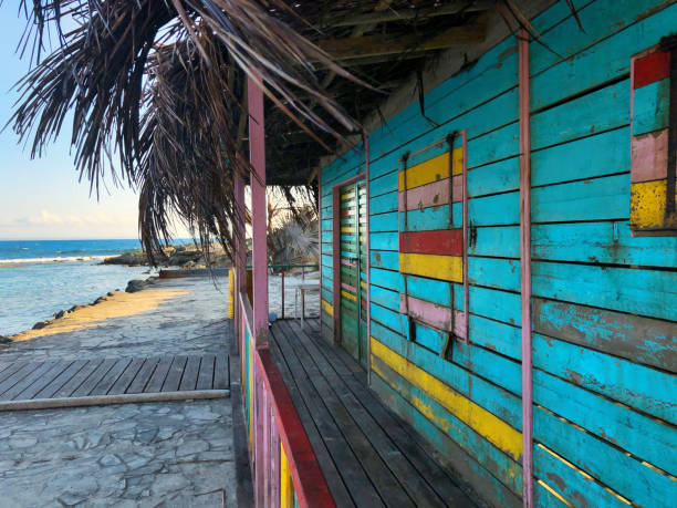 istock old wooden cabin 2071618907