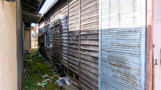 istock Scenery of an old dilapidated vacant house 2071825704