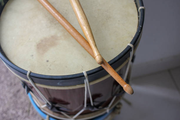the drums that are played with a piper in Galicia, Spain