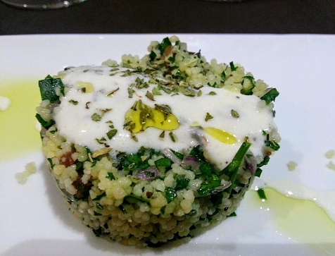 tabbūle (en árabe, تبولة) es una ensalada típica de la cocina shami o levantina, que consiste en perejil picado, bulgur y otros ingredientes.