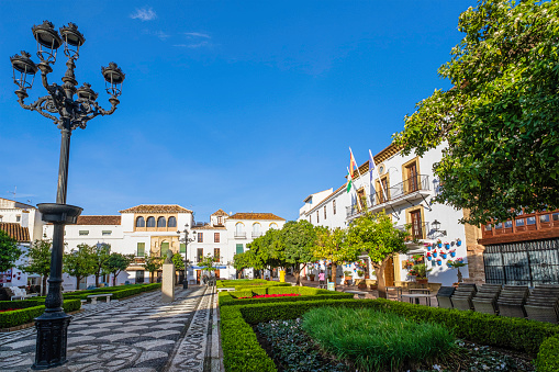 Plaza de los Naranjos is one of the most charming spots in Marbella, where tourists and locals can enjoy the shadow under the numerous orange trees, relax on the benches or at the outdoors tables of the cafes. Here also overlooks the town hall.