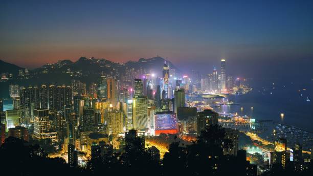 istock hong kong baoma hill sunset 2072809036