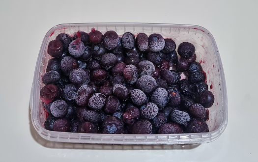 Fresh blueberries in a bowl