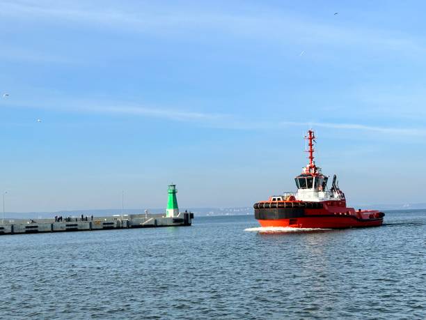 fire boat - fire boat стоковые фото и изображения