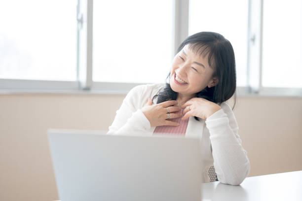istock business woman 2075110756