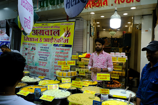 29 February 2024, Indore, Madhya Pradesh, India, Indore Sarafa Bazaar, Indias Midnight Food capital of Madhya Pradesh, Taste of India.