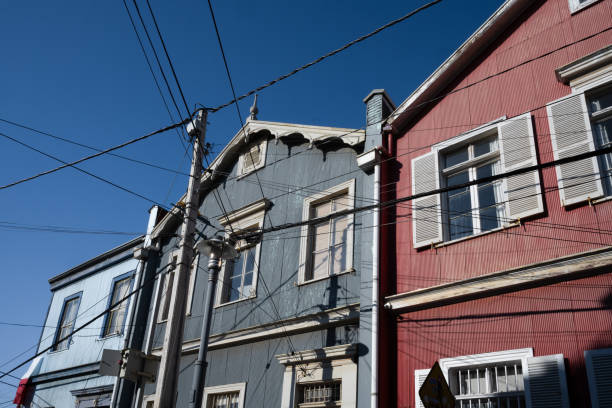 istock old town of Valparaiso-Chile 2075366376