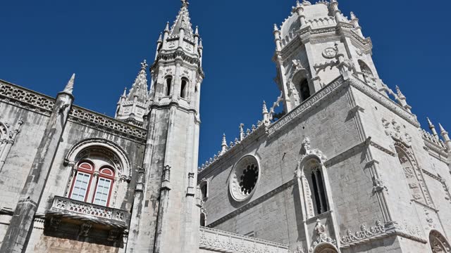 The Jerónimos Monastery is located in the neighborhood
of Belém in the city of Lisbon