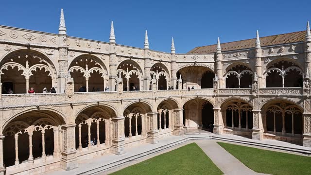 The Jerónimos Monastery is located in the neighborhood
of Belém in the city of Lisbon