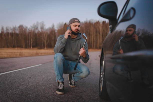 istock Stranded because of a flat tire 2075691962