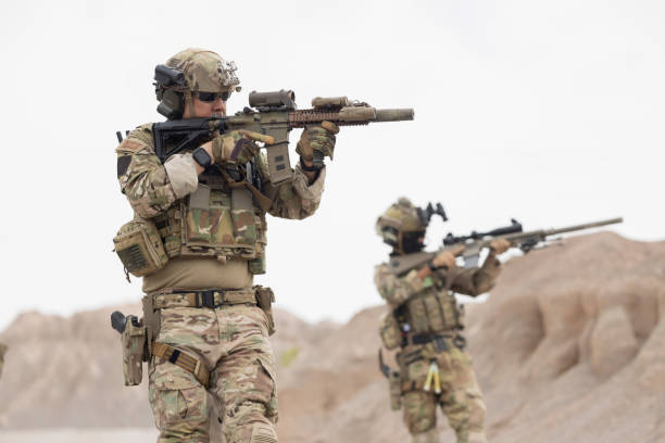 istock Soldiers patrol 2075823697
