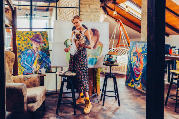 istock Artist painting 2075930347