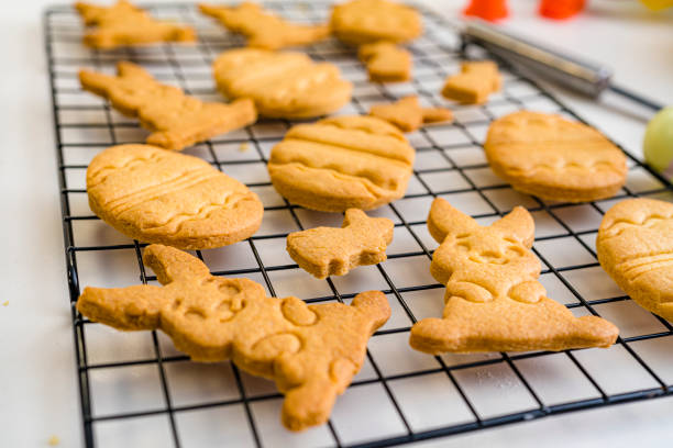 istock Fershly baked Easter cookies on a cooling rack close up 2076252599