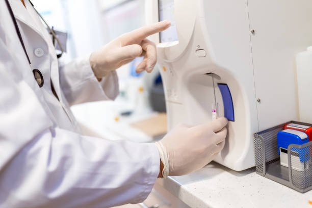 istock Male veterinarian working in laboratory. 2076263437