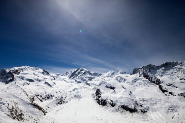 matterhorn in swtzerland - rock pinnacle cliff mountain peak imagens e fotografias de stock