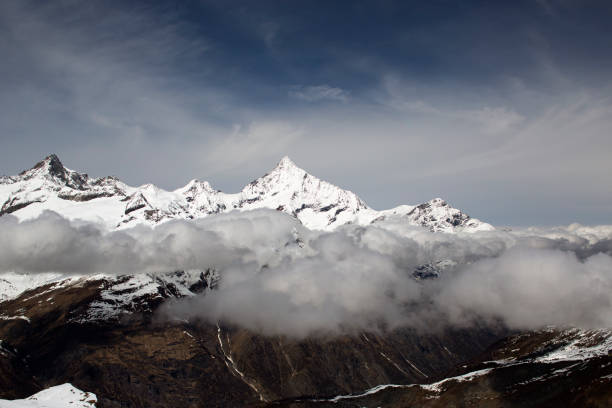 matterhorn in swtzerland - rock pinnacle cliff mountain peak imagens e fotografias de stock