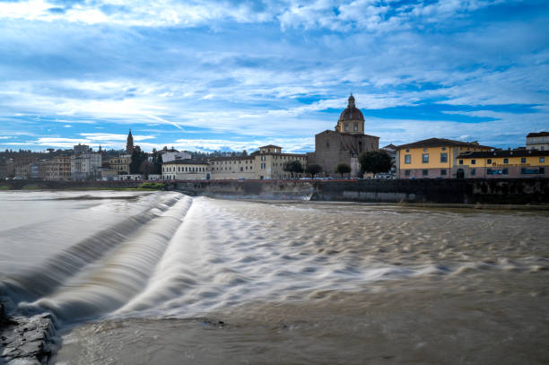 Florence, Tuscany, Italy: The Pescaia di Santa Rosa, or peretola, is a dam located in Florence on the Lungarno Vespucci, under an overlooking terrace.  from the Lungarno.  On the opposite side is Borgo San Frediano