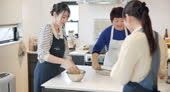 Kochen Frauen Und Mischen In Der Küche Japanisches Und Kochessen In Der ...