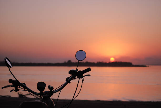istock A vintage bicycle in the sunset 2078631272