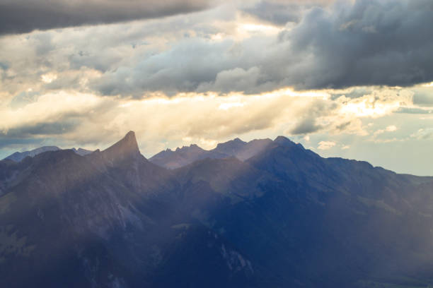 mountain view, niederhorn, beatenberg, インターラーケン オーバーハスリ, ベルン, スイス - oberhasli ストックフォトと画像