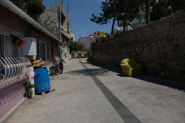 The light and the narrow street