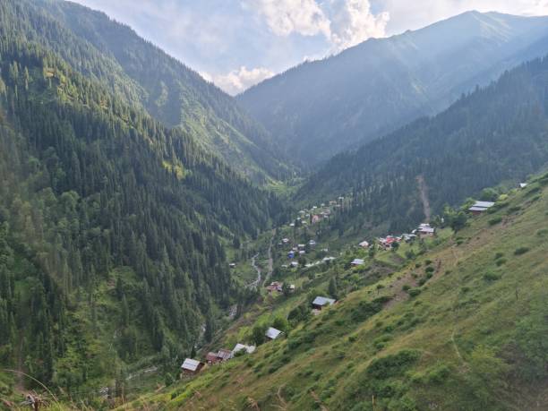 istock Stunning beauty of Kashmir 2082579133