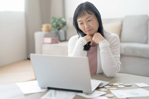 istock Business woman thinking 2082582259