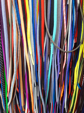 Various colors and motifs of shoelaces with attractive colors.
