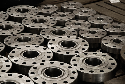 Stainless steel flanges for use in tubes on oil platforms.