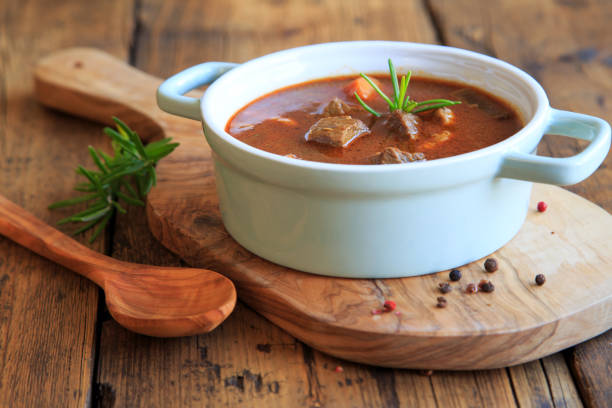 homemade goulash soup - beef goulash 뉴스 사진 이미지