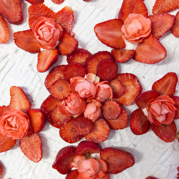 STRAWBERRY & YOGHURT LAYER CAKE
