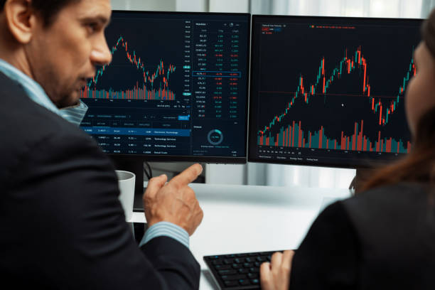 istock Business traders discussing on dynamic stock risk or profit point. Postulate. 2085278026