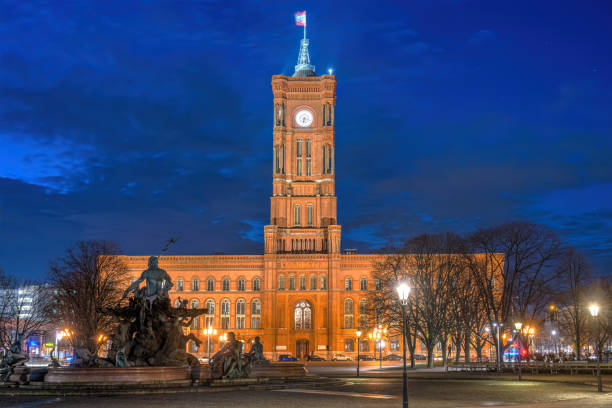 istock The famous Rotes Rathaus at night 2085301816