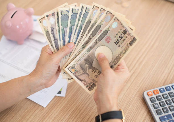 istock money finance 2085596617