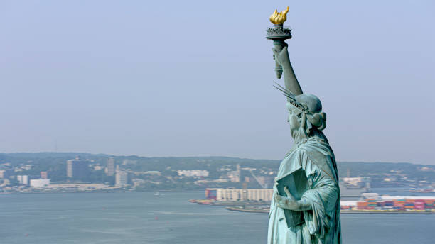 istock View of Statue of Liberty 2086001169