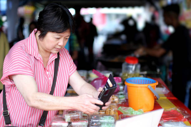 istock Street Market Consumerism 2086328222