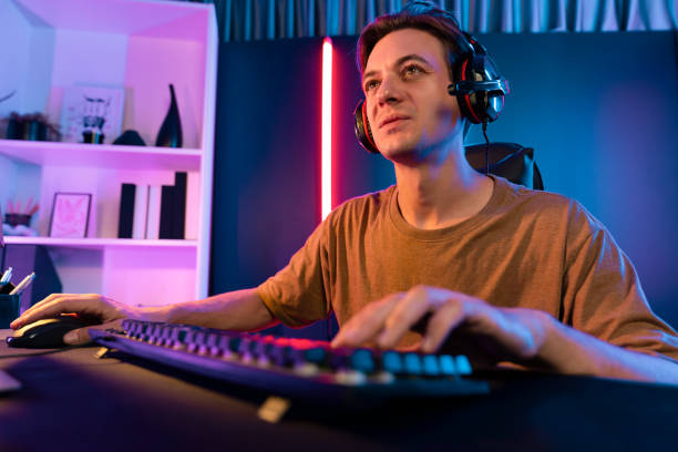 istock Host channel of smart streamer playing online game to be winner. Pecuniary. 2087080613