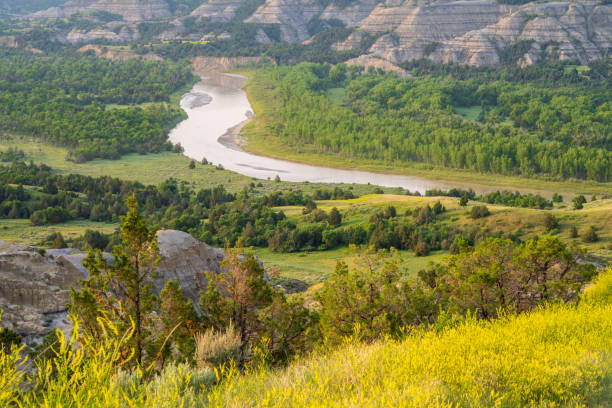istock Oxbow Overlook in Theodore Roosevelt National Park 2087281068
