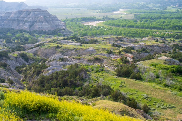 istock Oxbow Overlook in Theodore Roosevelt National Park 2087281582
