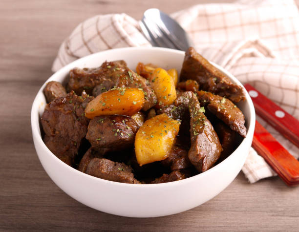 istock Stewed spicy liver with apple 2088867098