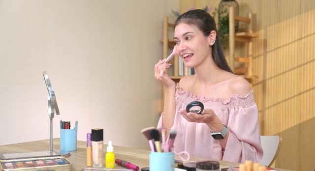 Beauty Vlogger Sharing Highlighter Application Tips