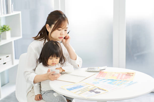 istock A woman choosing lessons for her child 2090154473