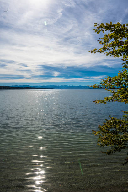 Aperture 20, exposure time 1/400 sec., ISO 160, focal length 24 mm, UV filter, sun visor, full format camera,