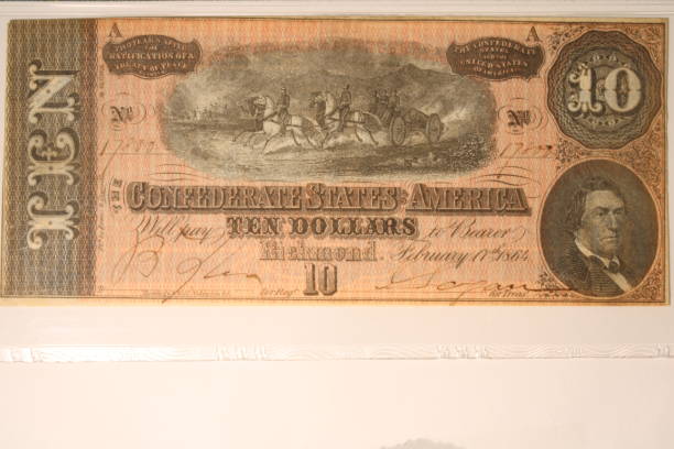istock Confederate Ten Dollar Vintage Paper Money 2090723936