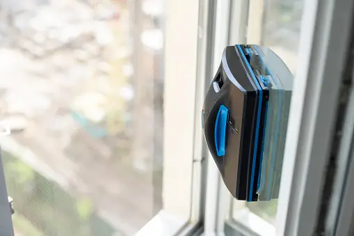 Window cleaner robot