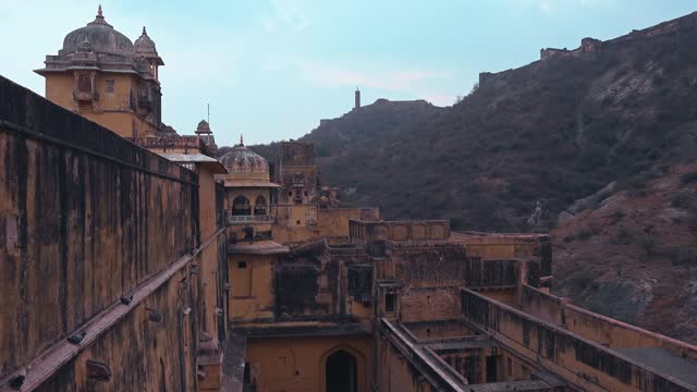 Panning from the Amber Fort domes to Jaigarh Fort in Jaipur