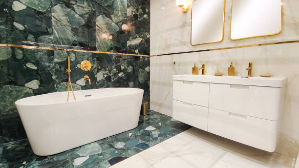istock Luxurious bathroom interior with bathtub 2091238747