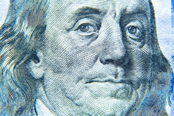 portrait of benjamin franklin 100 american dollar hyper macro - close up one dollar bill history finance imagens e fotografias de stock